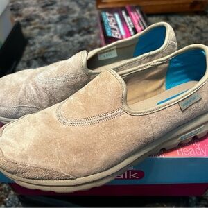 Sketchers Go Walk, suede
